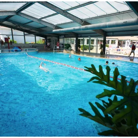 Mobile Cc995 Near Swimming Pool - Les Charmettes Vakantiehuis